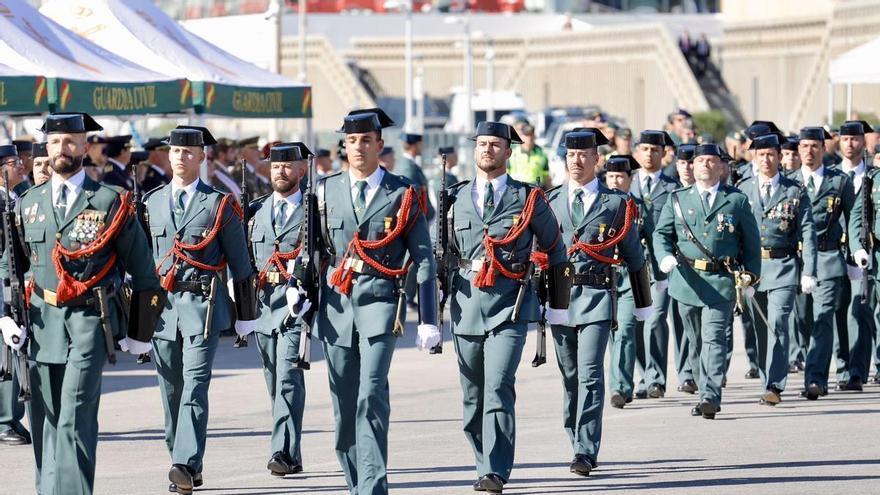 La Guardia Civil celebra el Día del Pilar en València con un acto presidido por el general Fernández de Luz y la delegada, Pilar Bernabé