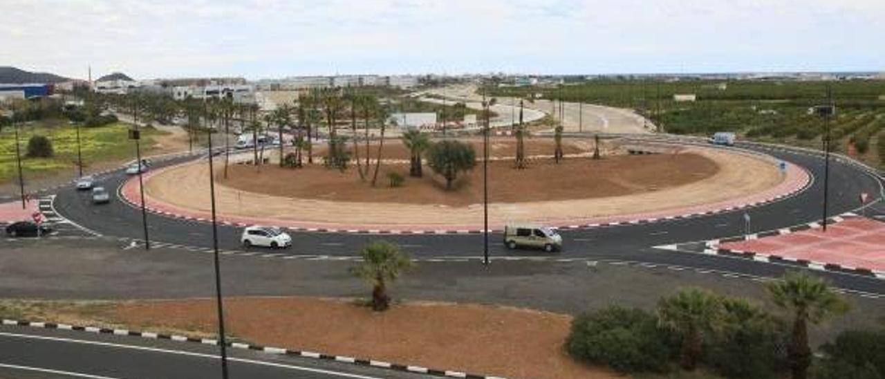 El acceso sur al puerto es la obra de mayor envergadura de cuantas lleva a cabo el ministerio en la comarca.