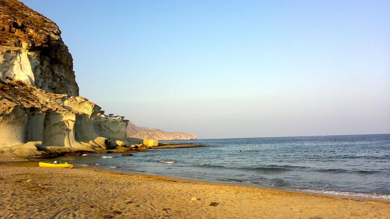 La cala de Enmedio en Agua Amarga