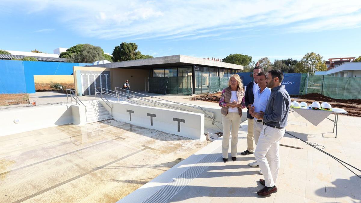 Imagen de la piscina municipal que se ejecuta en el distrito de Las Chapas.