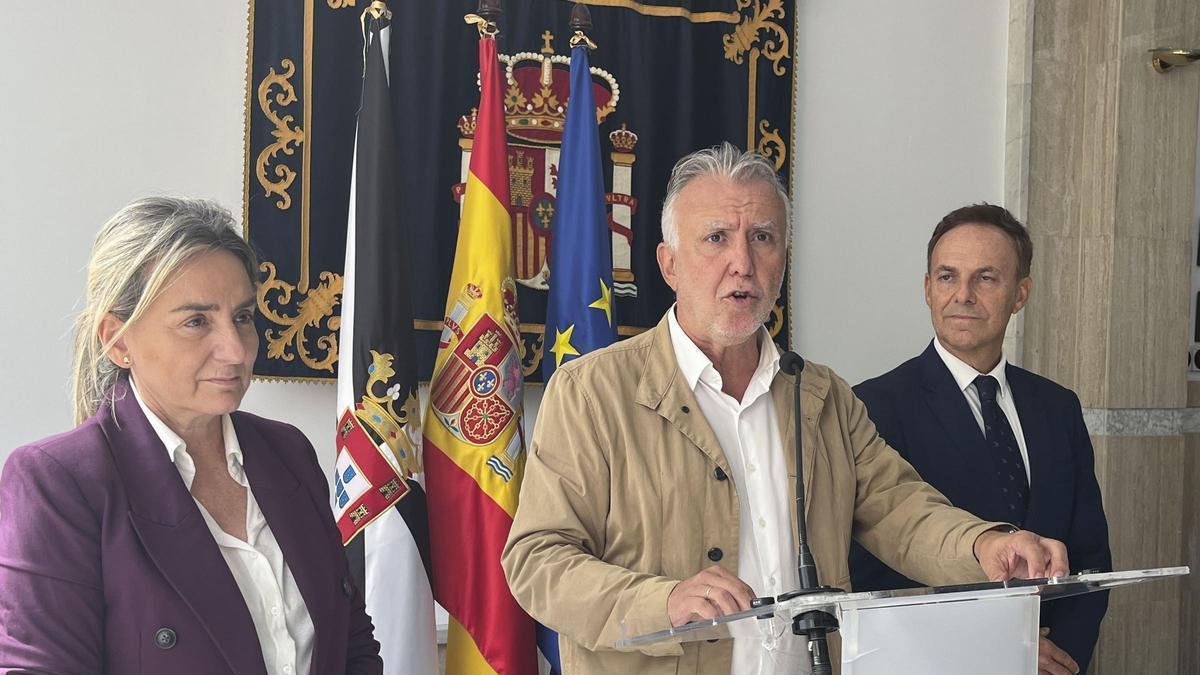 Torres confía en recuperar la normalidad en las playas de Ceuta antes del 15 octubre