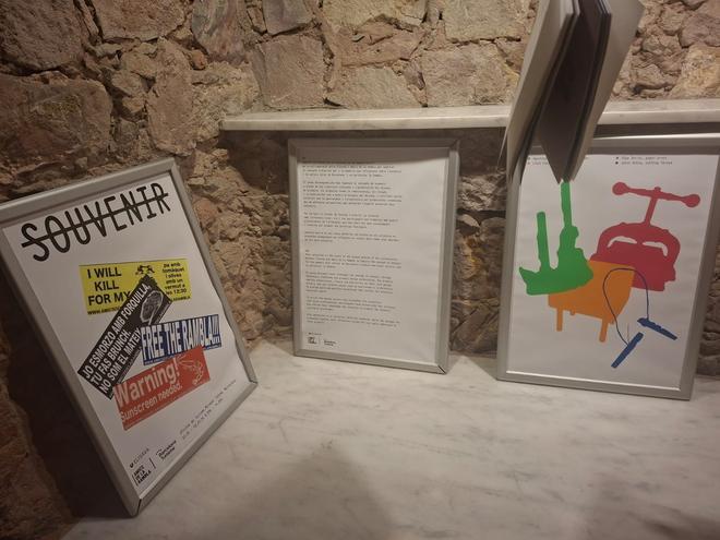 Una exposición muestra suvenires de diseño alternativos a los que se venden en la Rambla