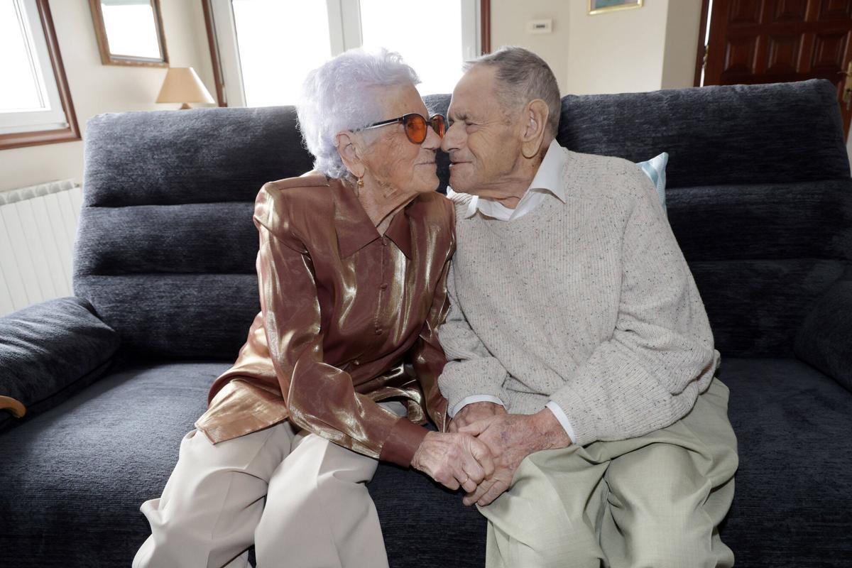 Paco y Carmen, el matrimonio centenario de Nigrán que murió en unos días Paco y Carmen, el matrimonio centenario de Nigrán que murió en unos días