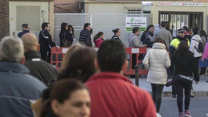 3.973 aspirantes a 12 plazas de Sadeco se examinan el domingo