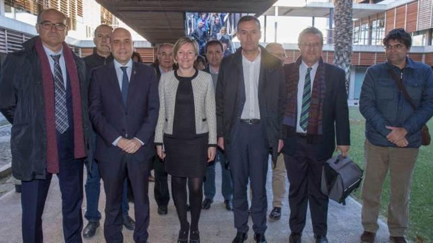 El rector Palomar; el alcalde de Alicante, Echávarri; la consellera Salvador; el alcalde de Elche, González; el director general de Urbanismo, Ferrando, y el edil Pavón.