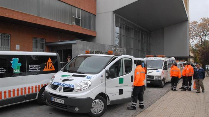 Dos recursos retrasan la firma del contrato de ambulancias del SES