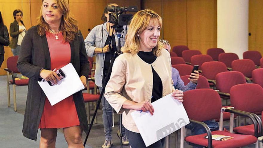 Las consejeras Cristina Valido y Rosa Dávila.