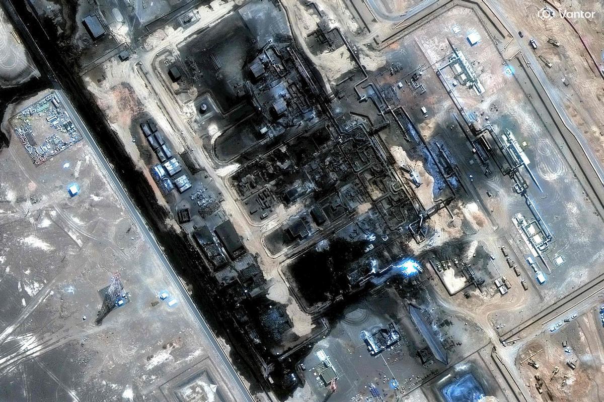 Al-Mesabaah, al sureste de Medina (Arabia Saudí), 13 de septiembre de 2026. Imagen satelital de una estación de bombeo del oleoducto Este-Oeste de Arabia Saudí, dañada por un ataque de los hutíes el 11 de septiembre.