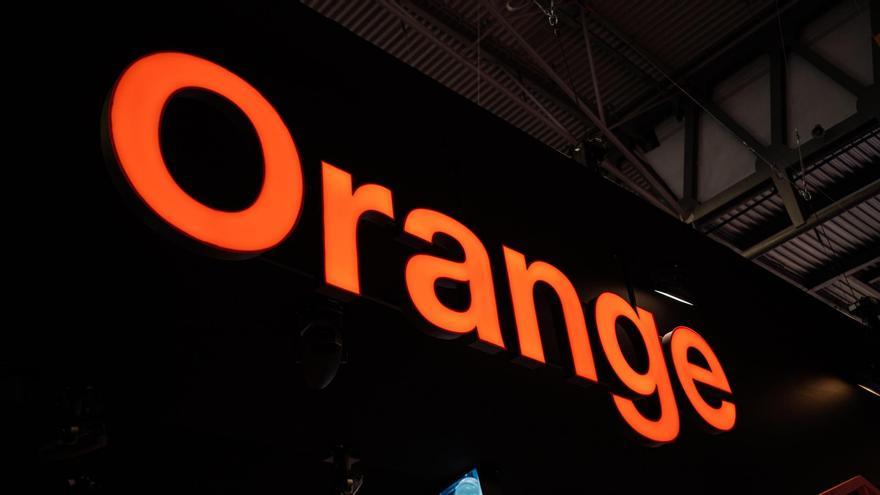 El logo de la marca Orange al seu estand