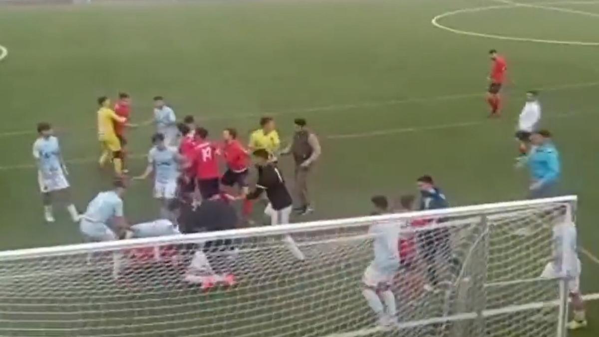 Captura del vídeo del partido entre el Hornachuelos y el Ciudad de Lucena B.