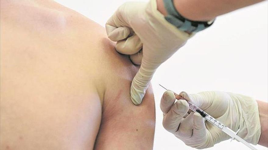 La nueva vacuna de la meningitis excluye la marca que es más prescrita