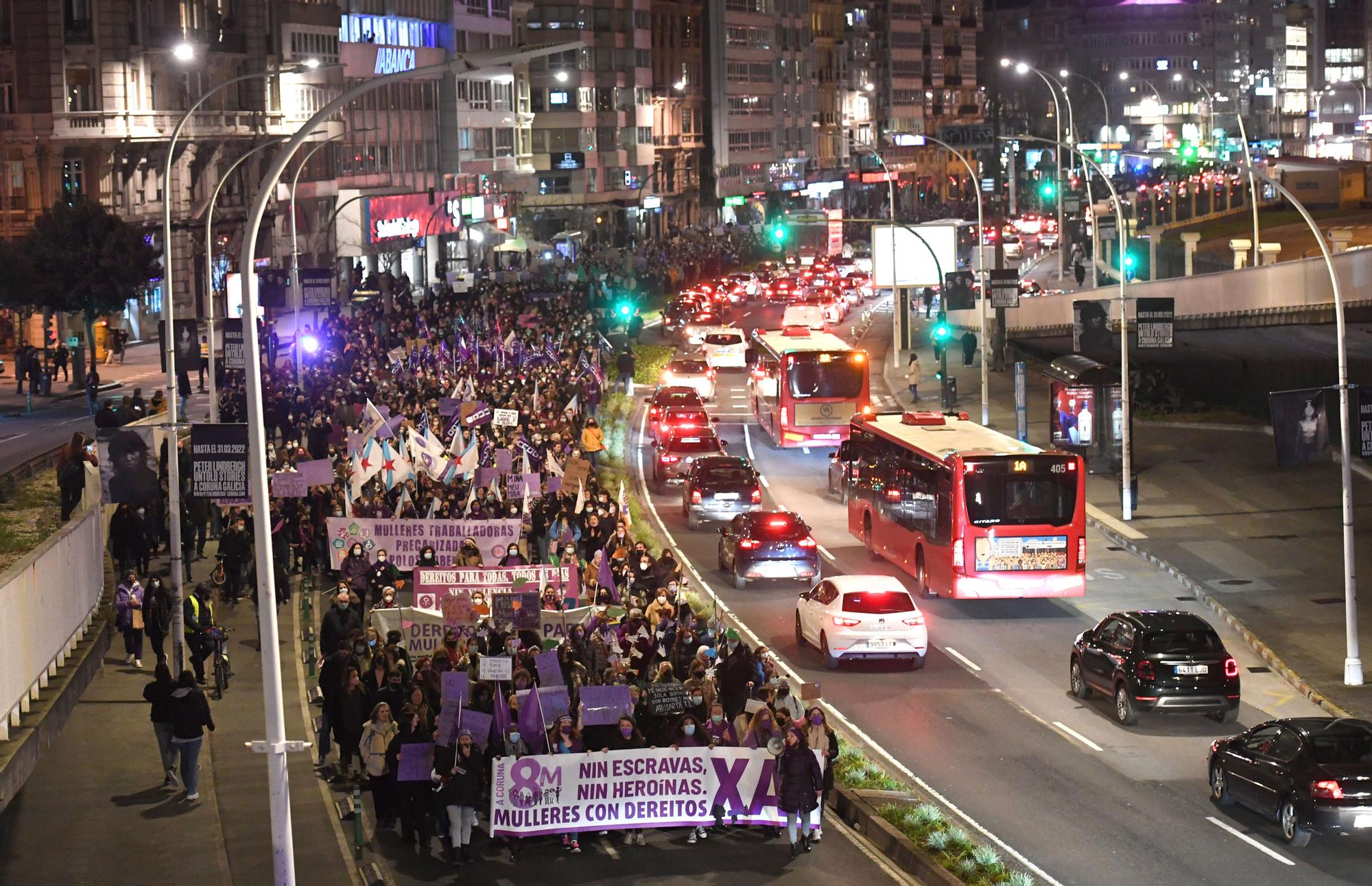 8M en A Coruña | Una marea violeta para reivindicar la igualdad