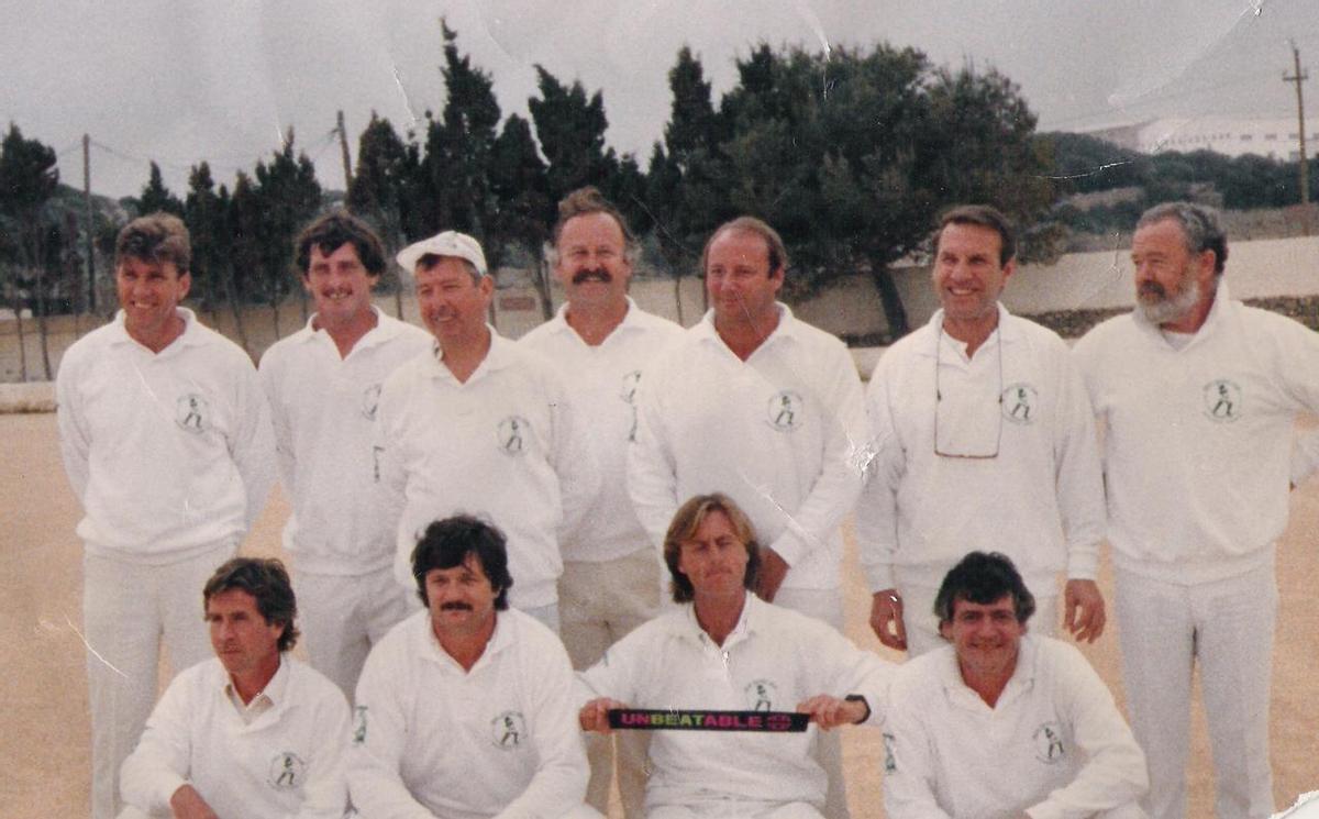 Plantilla del Ibiza Cricket Club en 1989.