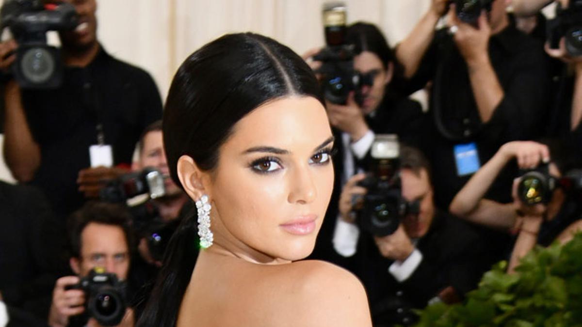 Kendall Jenner con coleta XXL en la gala Met 2018