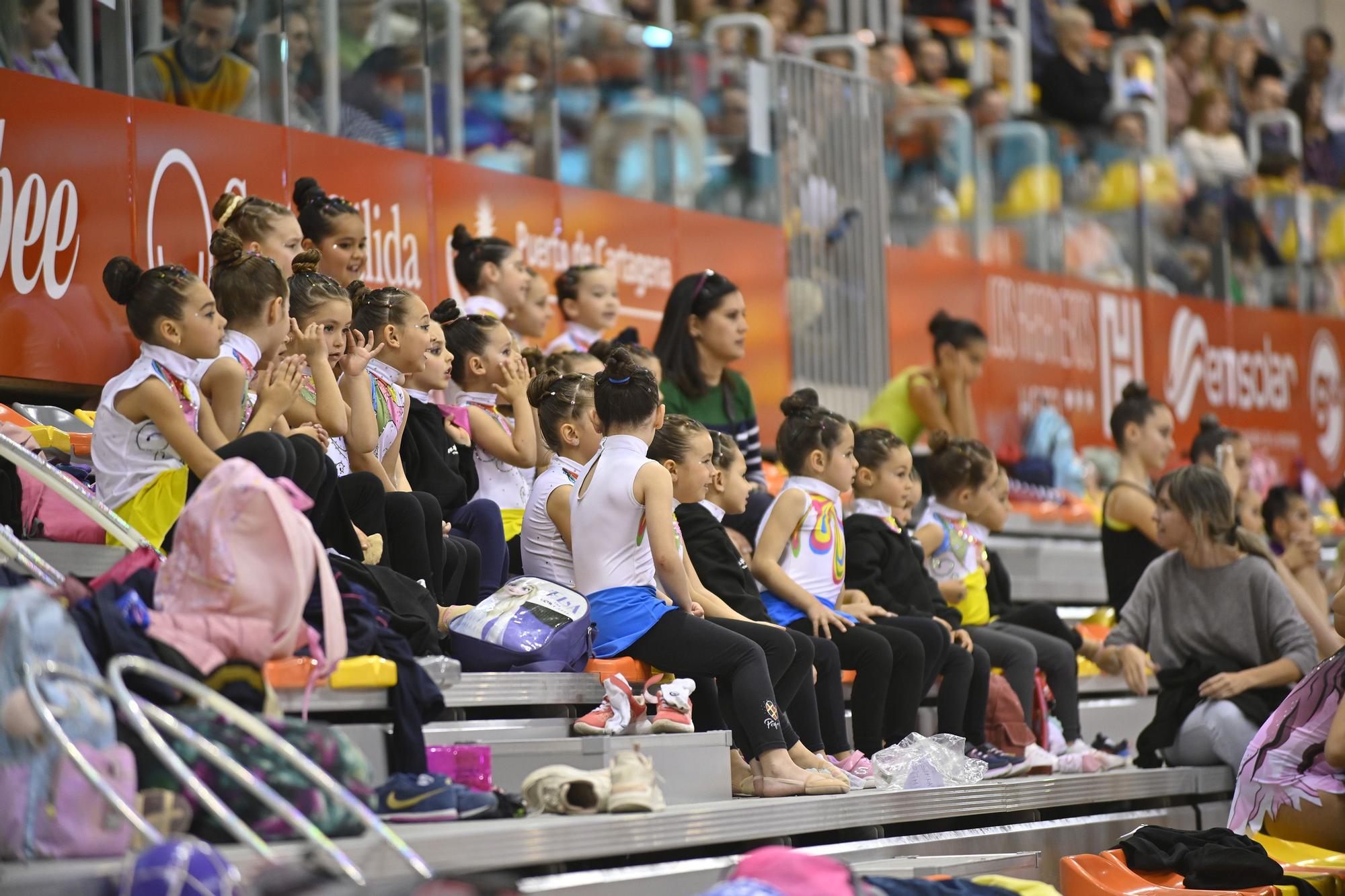Encuentro de escuelas de gimnasia rítmica en el Palacio de los Deportes de Cartagena
