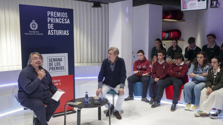 Javier Gomá acerca las ideas de Ignatieff a los estudiantes asturianos