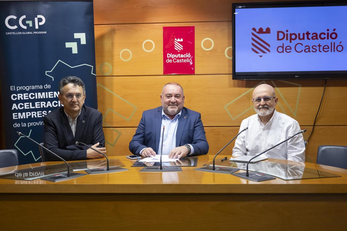 David Cabedo, Vicente Pallarés y Juan Antonio Bertolín, en la presentación del programa.