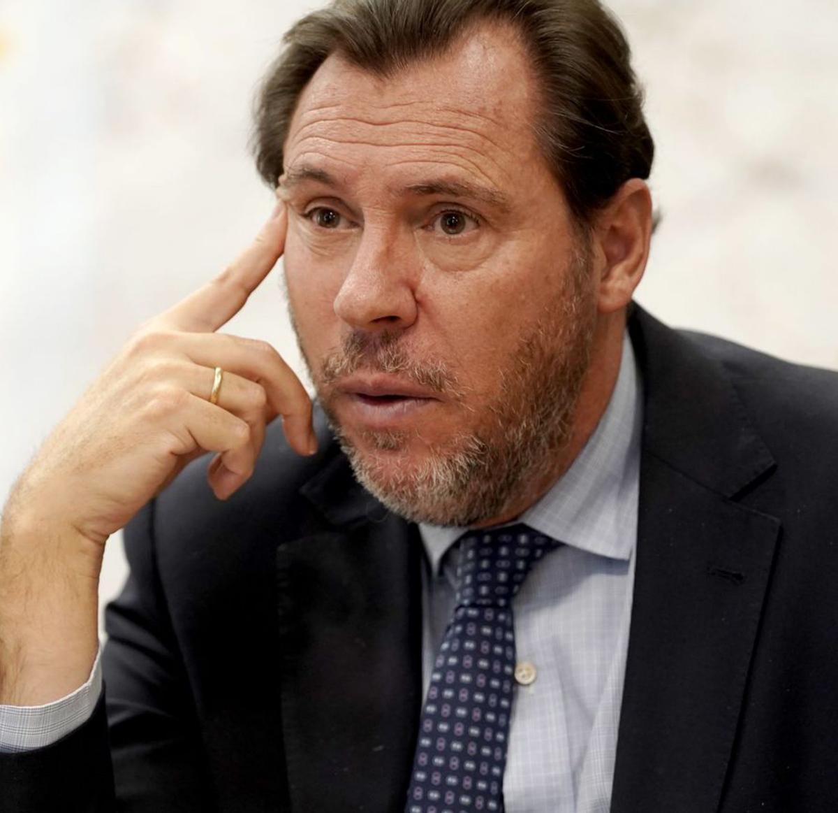 Óscar Puente: "Estic valorant seriosament comprar trens a la Xina"