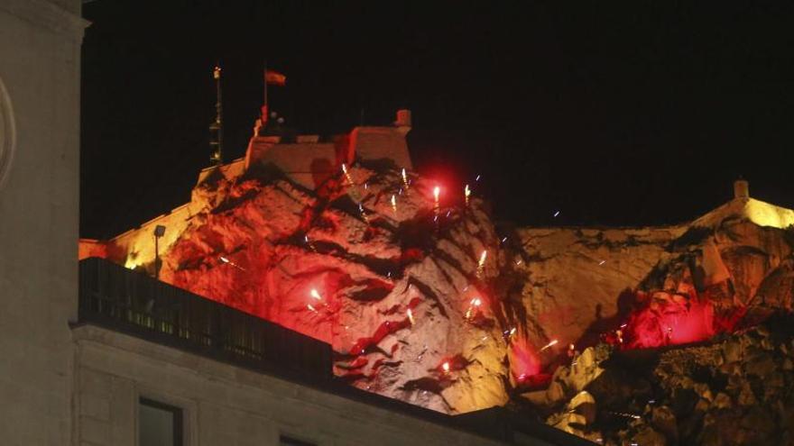 Los colores de España iluminan el Castillo de Santa Bárbara