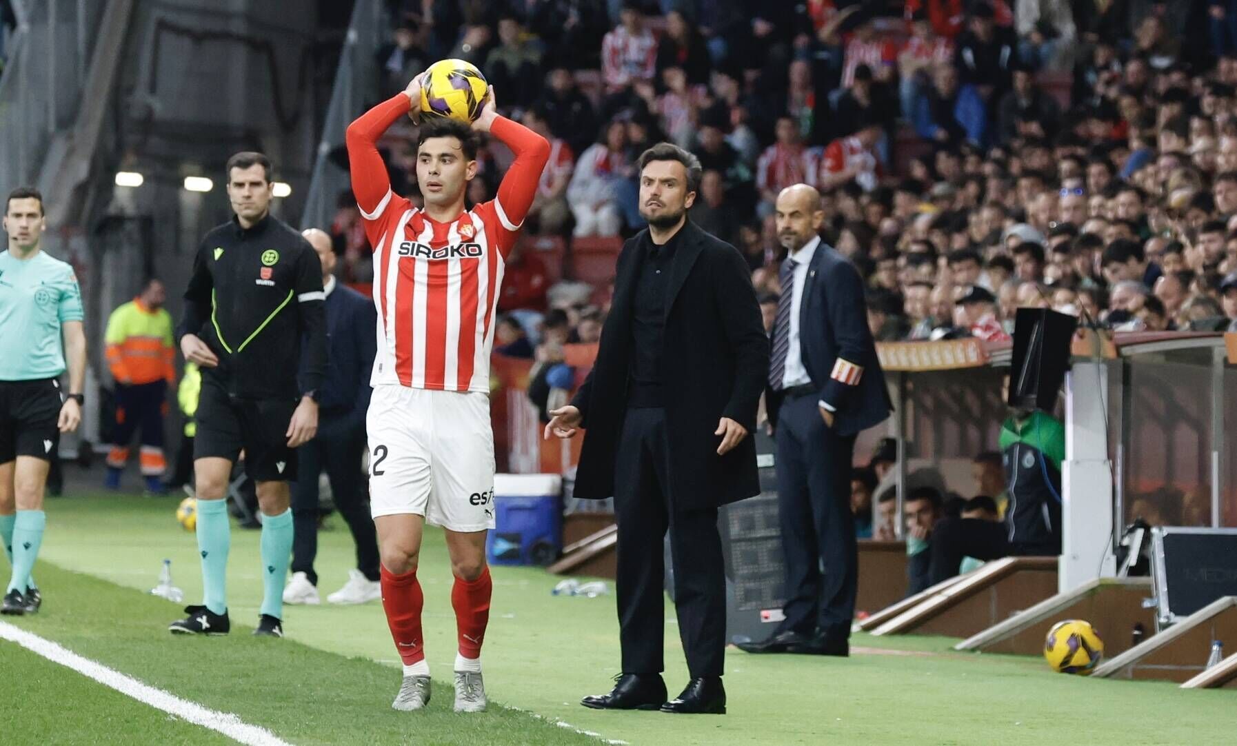 EN IMÁGENES: Ambientazo en el Sporting-Racing de Santander disputado en El Molinón