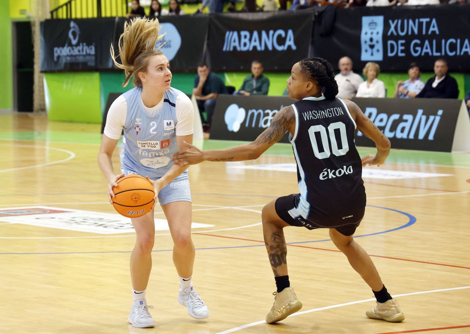 Brynna Maxwell, del Celta Femxa Zorka, se prepara para realizar un lanzamiento