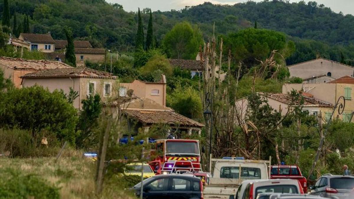 Dos desaparecidos y más de 40 heridos por el paso de un tornado en el sur de Francia