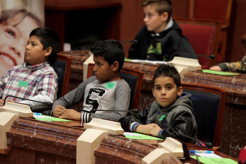 Pleno infantil en la Asamblea Regional