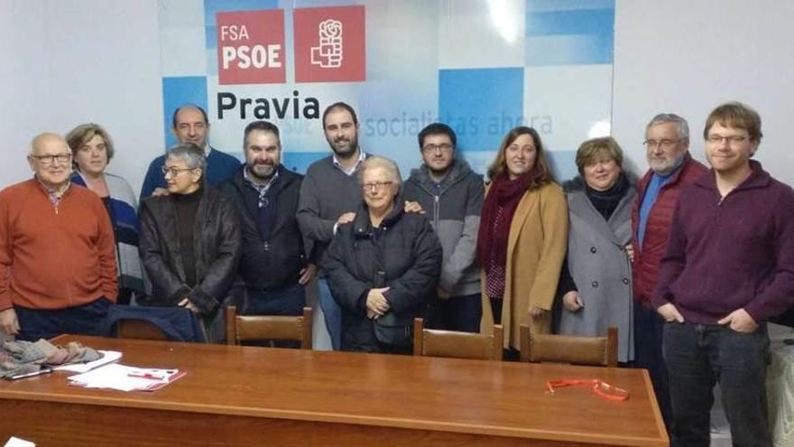 Los alcaldes del PSOE de Pravia y Candamo, al frente de sus agrupaciones