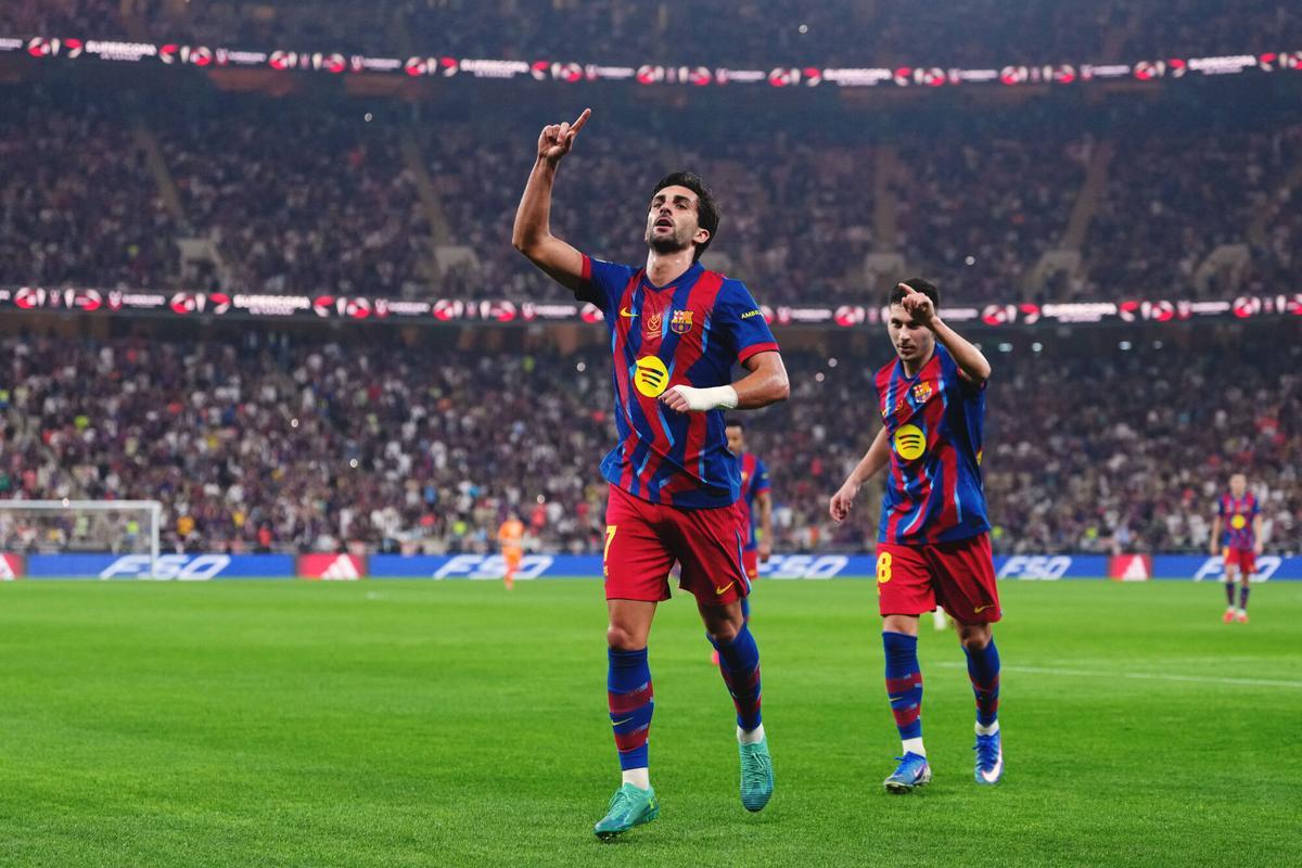 Ferran Torres, tras ser suplente en la final de la Supercopa de España, apunta al once contra el Racing