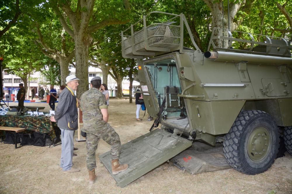 La Brilat expone sus carros y equipos por el Día de las Fuerzas Armadas