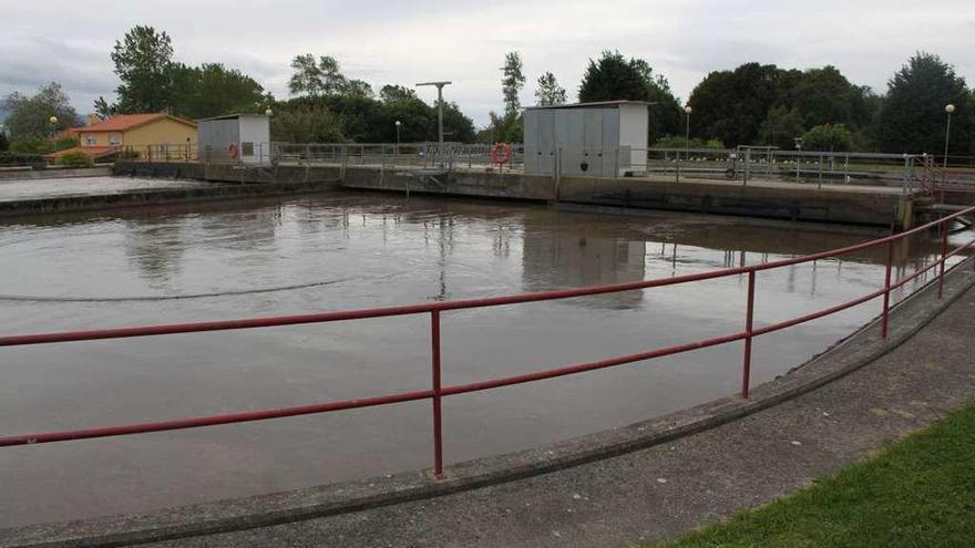 Estación Depuradora de Aguas Residuales de Cangas, en Areamilla . // Santos Álvarez