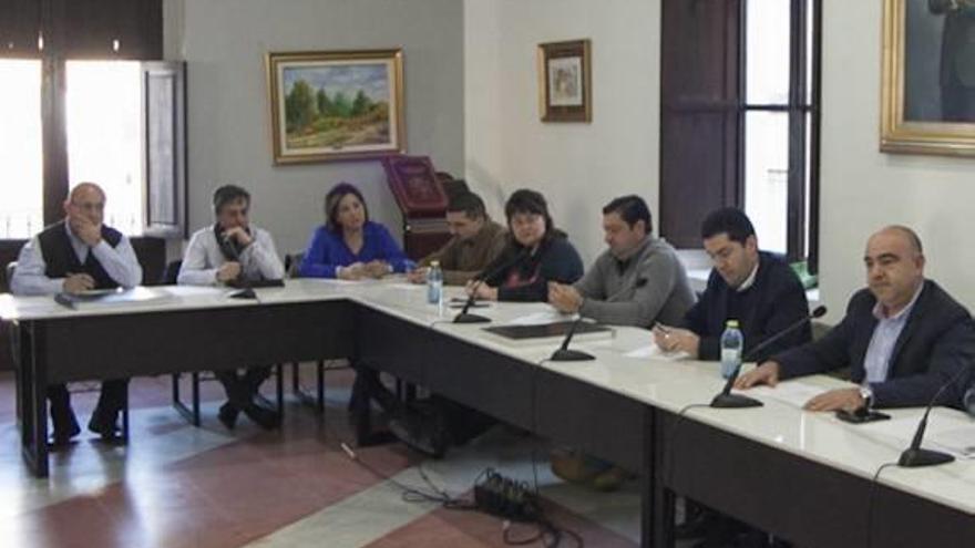 Imagen de la reunión en Villalonga.