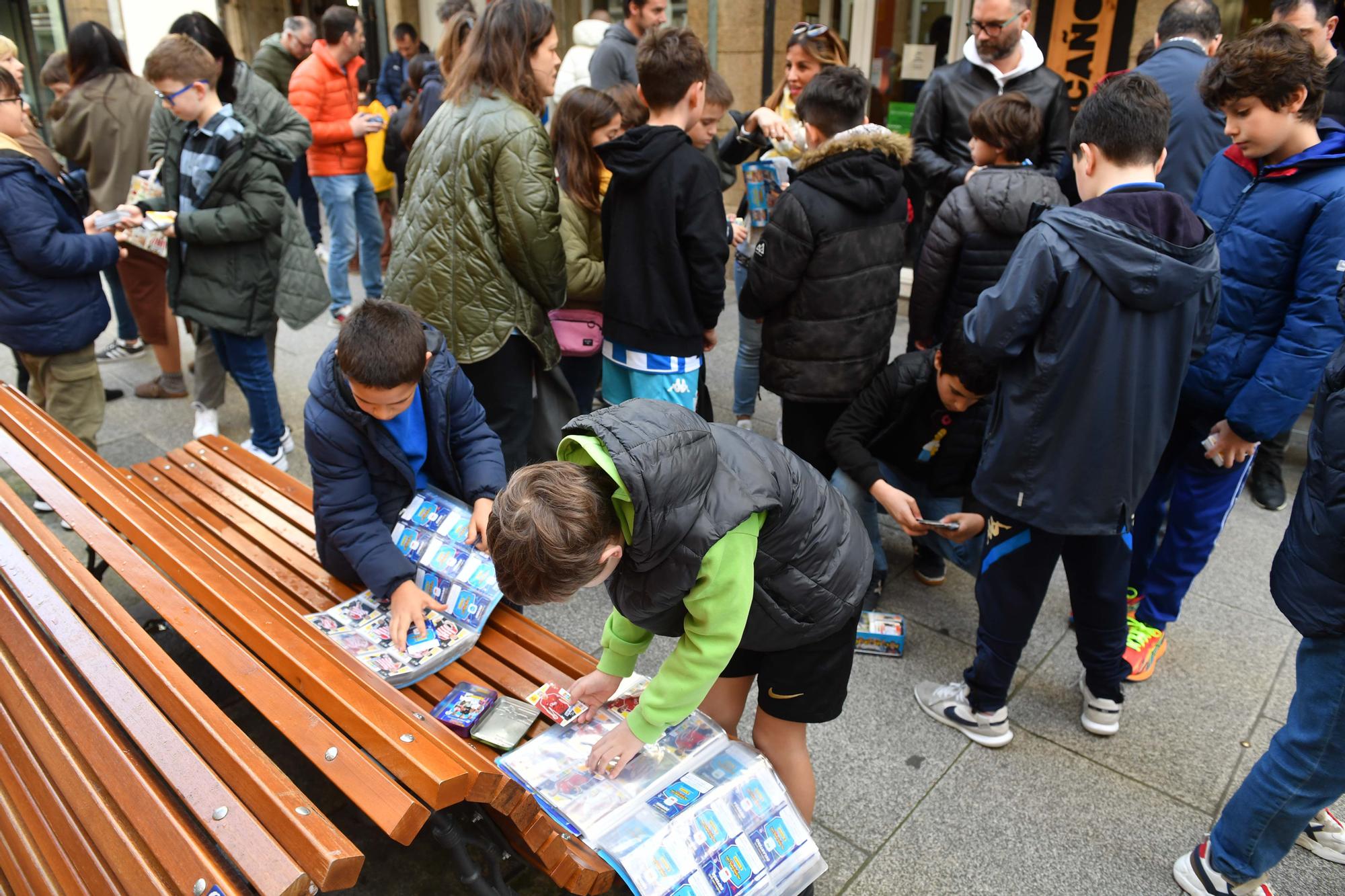 La 'fiebre' de los cromos en A Coruña