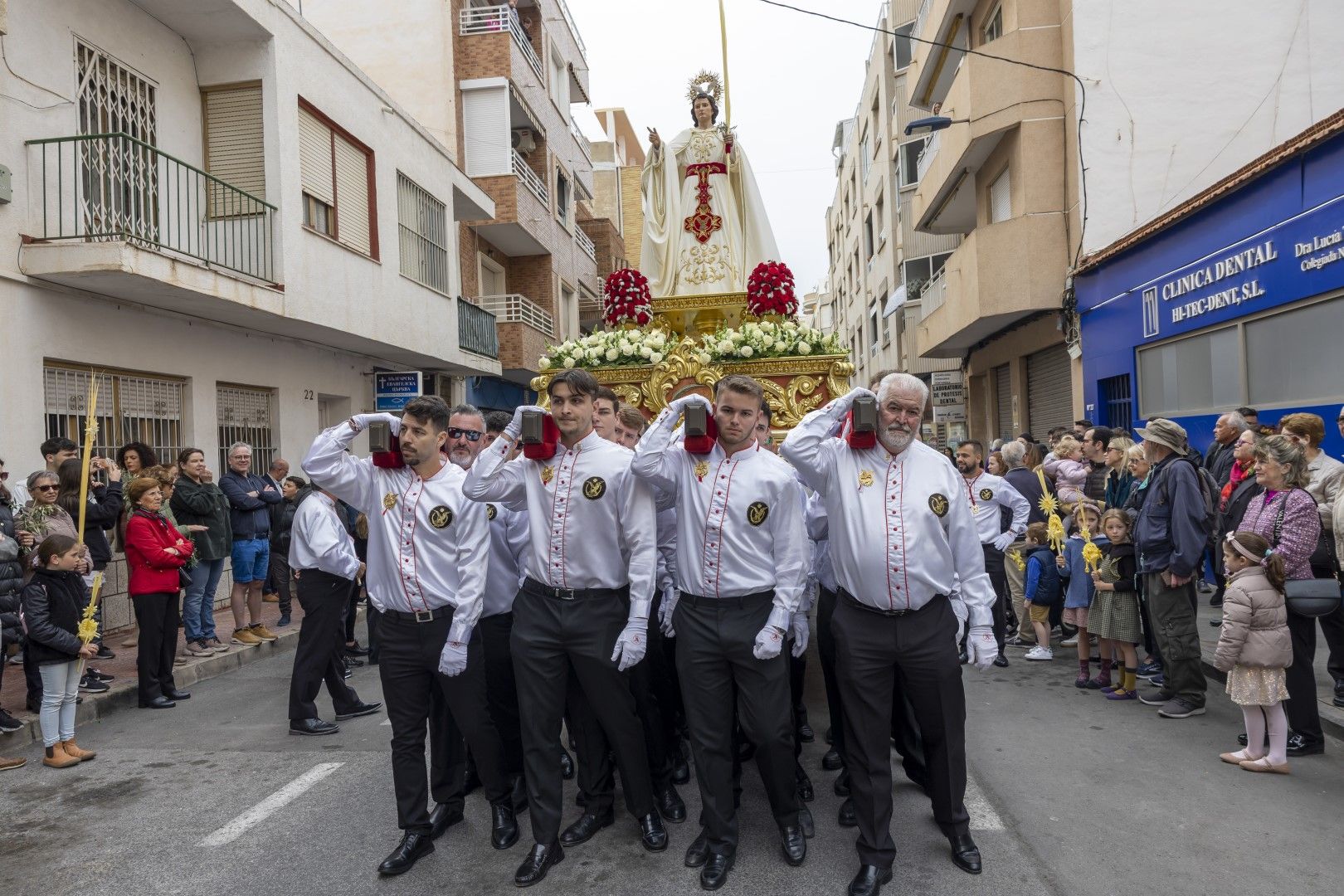 Bendición y procesión de Las Palmas en Torrevieja de Domingo de Ramos en la Semana Santa 2024