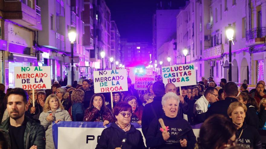 Manifestación de los vecinos de la Malva-rosa contra el mercado de la droga