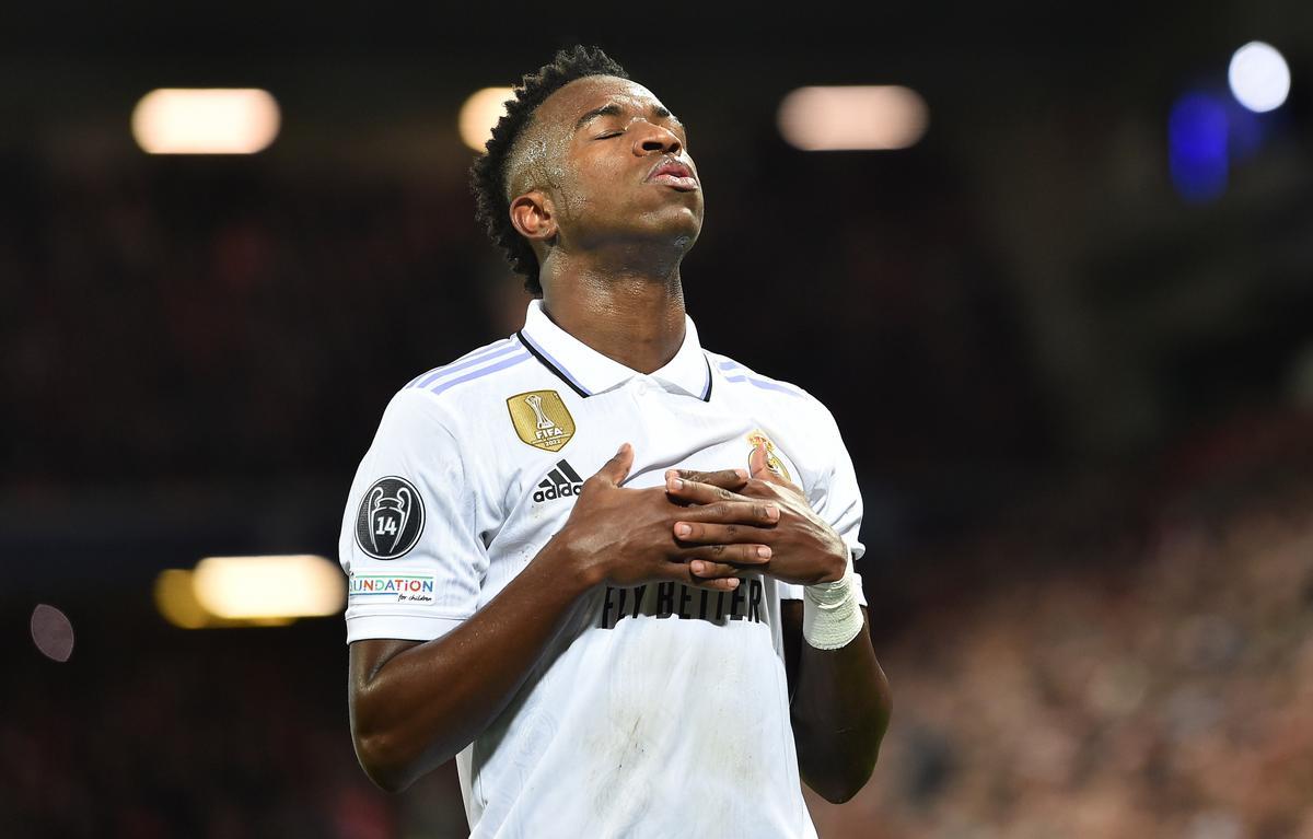 Liverpool (United Kingdom), 21/02/2023.- Vinicius Junior of Real Madrid celebrates after scoring his second goal during the UEFA Champions League, Round of 16, 1st leg match between Liverpool FC and Real Madrid in Liverpool, Britain, 21 February 2023. (Liga de Campeones, Reino Unido) EFE/EPA/Peter Powell