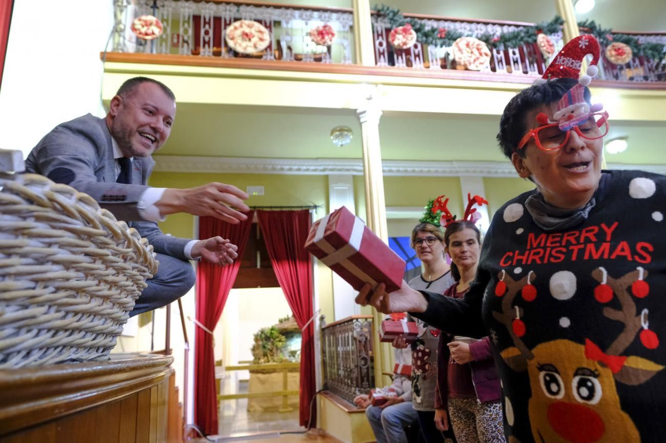 La magia de la Navidad llena de ilusión el teatro Consistorial de Gáldar