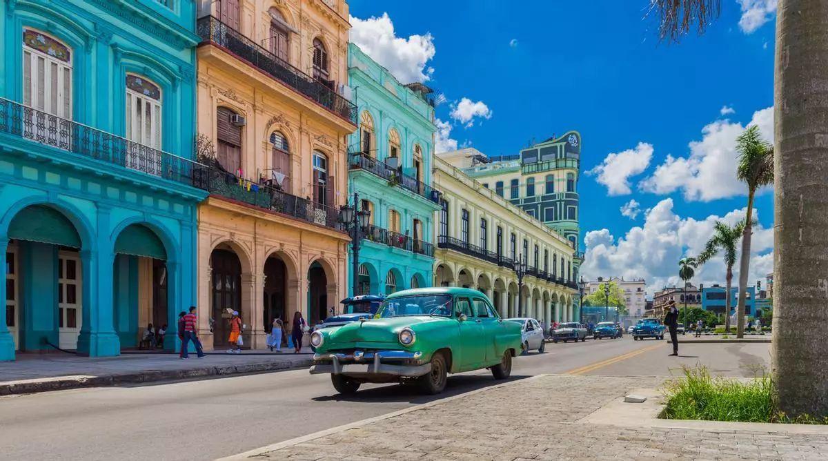 Recorre la colorida Habana.
