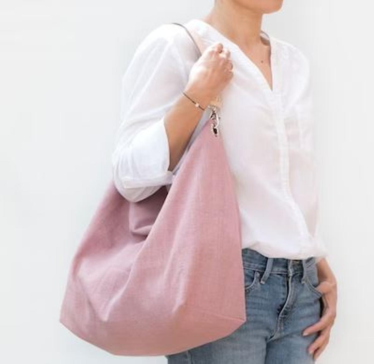 Bolso colgado al hombro