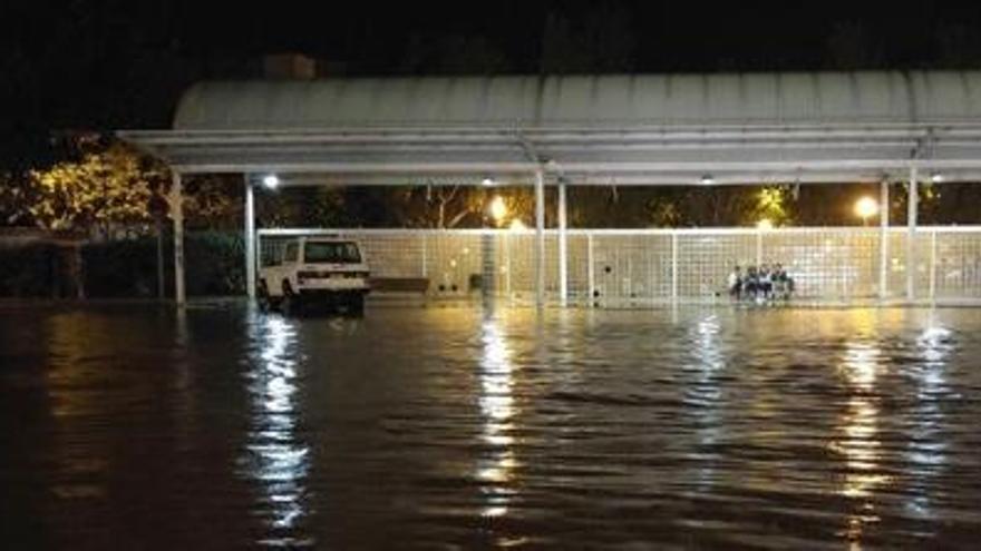 La pluja provoca inundacions en carrers i baixos d&#039;Igualada