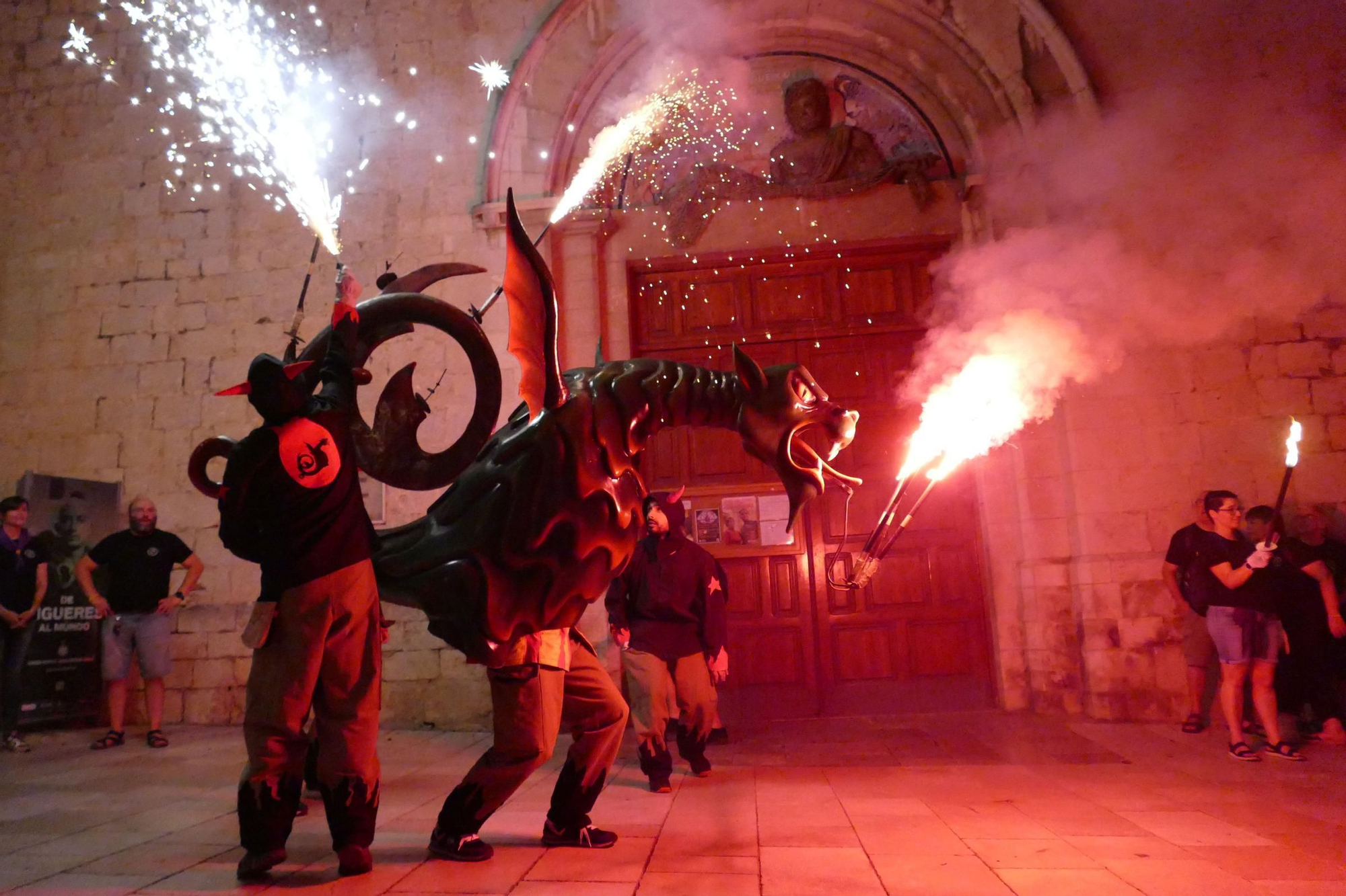 L'Encesa del Drac de Figueres es converteix en una nova tradició de les Festes de Sant Pere