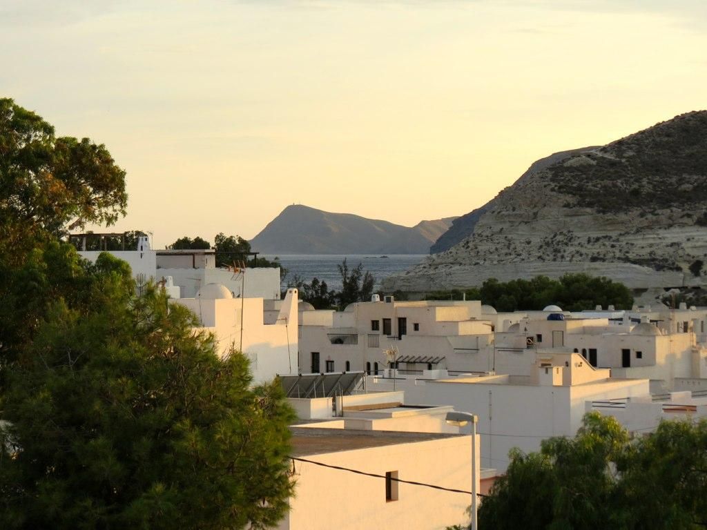 Vistas sobre las casas de Agua Amarga