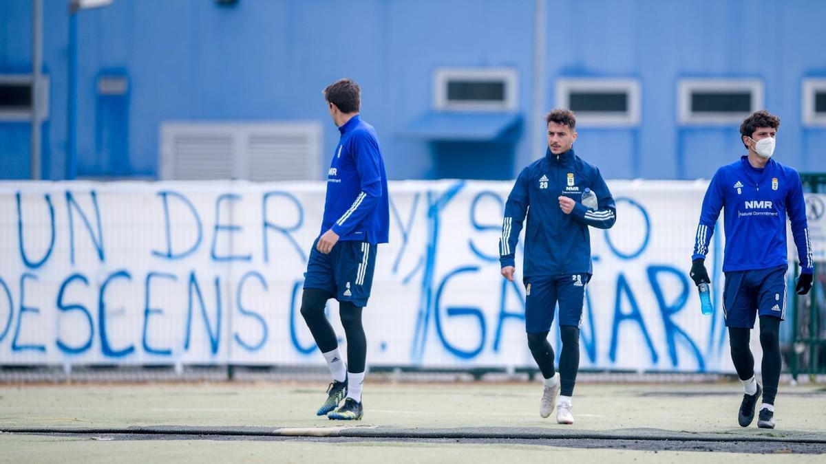 Sergio Tejera, en el centro, entre Edgar, a la izquierda, y Sangalli