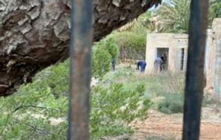 Urbanismo en Ibiza: Sant Josep paraliza las obras ilegales de demolición de una edificación en Porroig