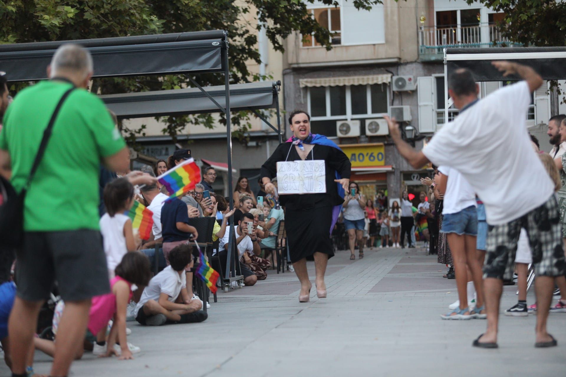 Orgullo Elche: carrera de tacones en Elche