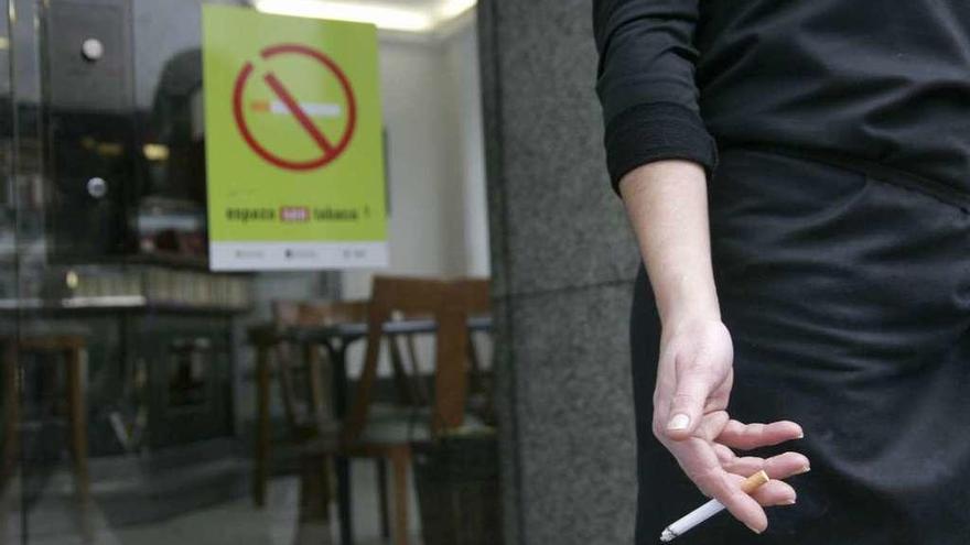 La mitad de los locales inspeccionados en A Coruña incumple la ley antitabaco