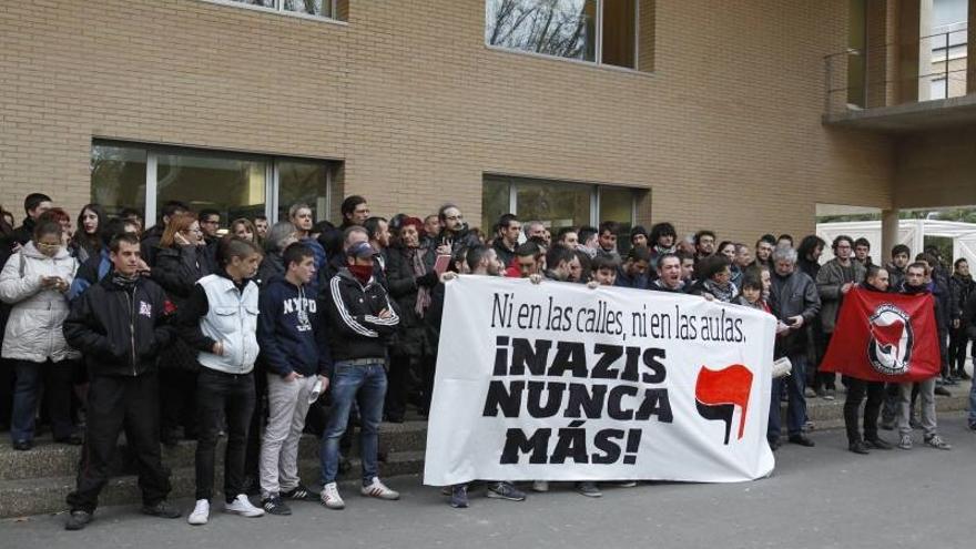 El campus rechaza la presencia de grupos fascistas