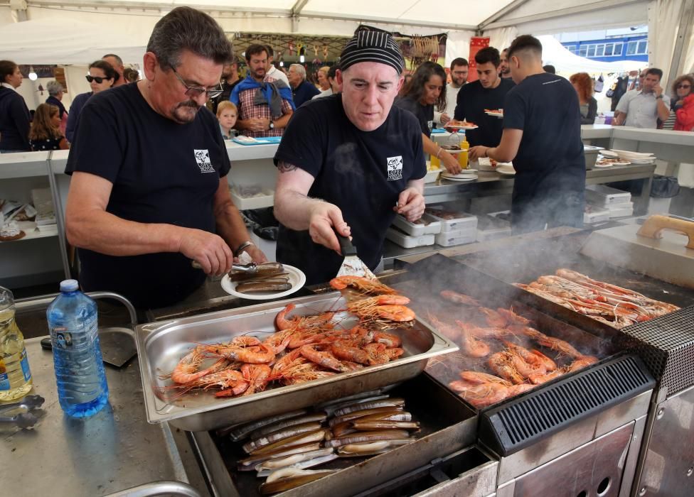 Miles de vigueses disfrutan en el Náutico de la fiesta gastronómica.