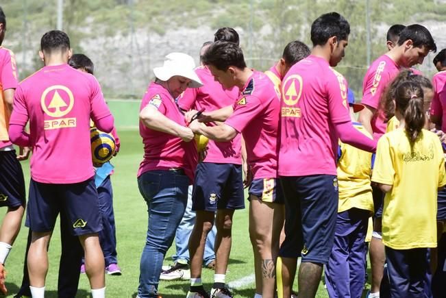 Entrenamiento de la UD Las Palmas en Barranco ...