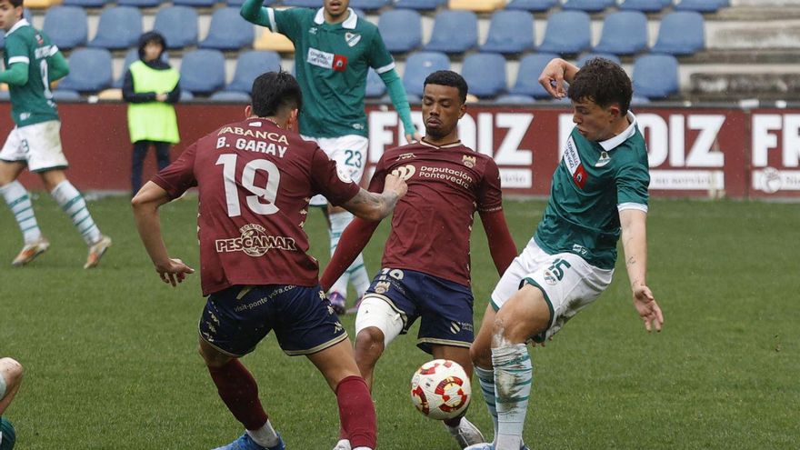 El delantero Fer Martínez, objetivo del Estradense
